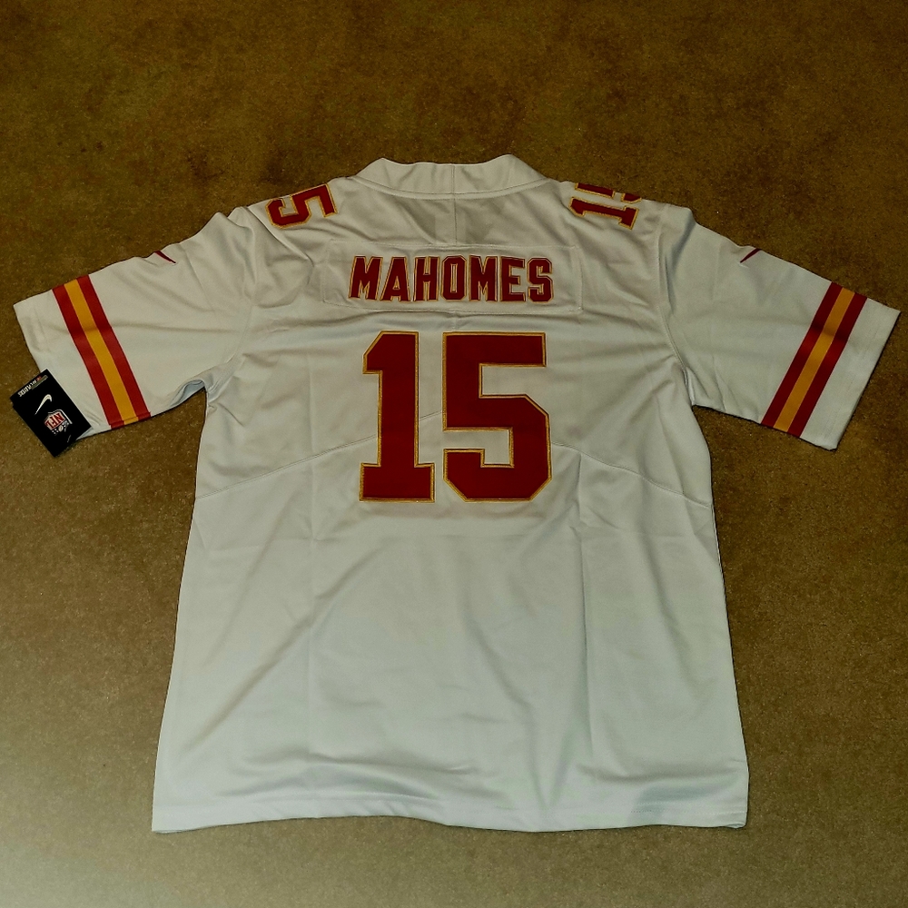 Patrick mahomes #15 Kansas city cheifs White Replica NFL jersey